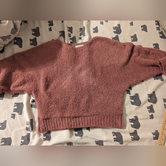 Fuzzy Cropped Pink Sweater - Picture 4 of 7